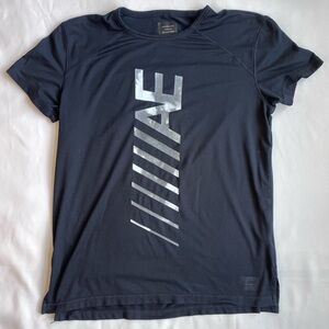 American Eagle Outfitters Black Tee with Gray Graphic- althletic